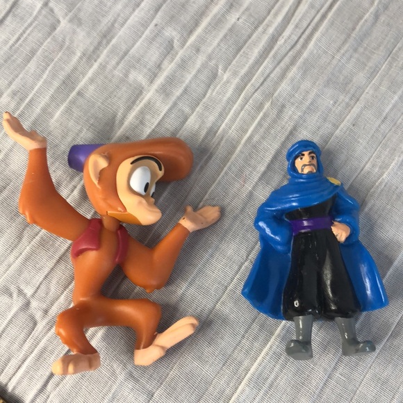 DISNEYs ALADDIN plastic action figures-Genie Abu Jasmine thieves Genie on carpet - Picture 4 of 11